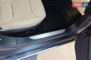 Лифтбек Tesla Model S 2015 в 