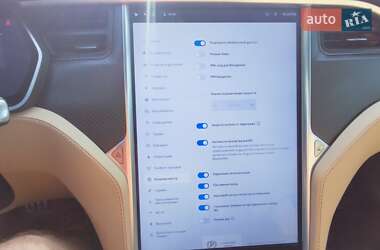 Лифтбек Tesla Model S 2015 в 