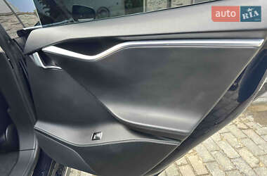 Ліфтбек Tesla Model S 2014 в 