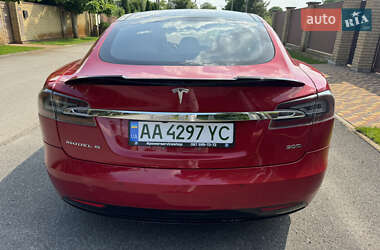 Лифтбек Tesla Model S 2016 в 