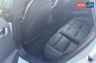 Лифтбек Tesla Model S 2020 в 
