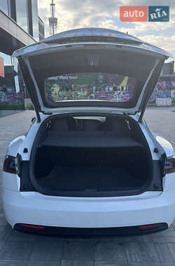 Лифтбек Tesla Model S 2020 в 