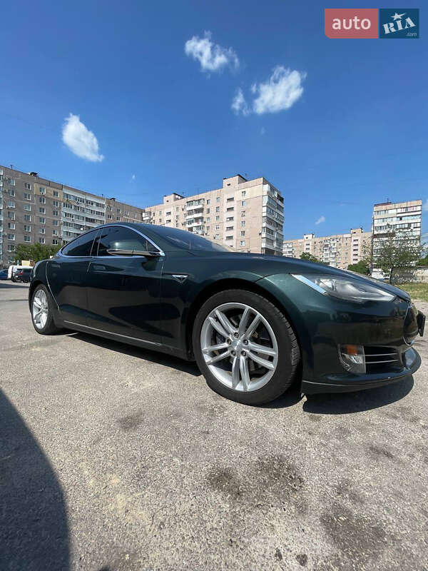 Ліфтбек Tesla Model S 2014 в Запоріжжі