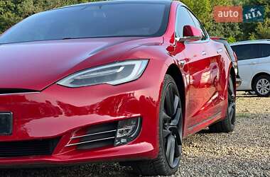 Лифтбек Tesla Model S 2019 в 