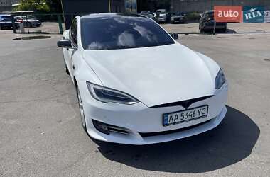 Лифтбек Tesla Model S 2017 в 