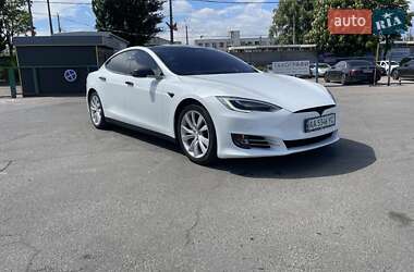 Лифтбек Tesla Model S 2017 в 