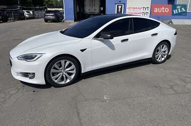 Лифтбек Tesla Model S 2017 в 