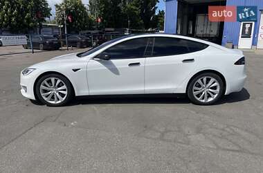 Лифтбек Tesla Model S 2017 в 