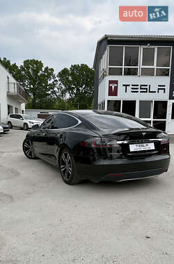Лифтбек Tesla Model S 2013 в 