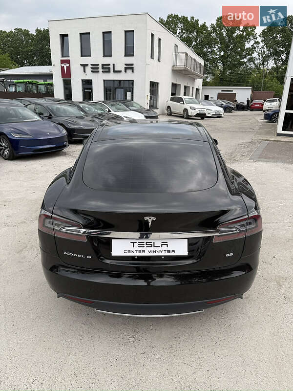 Ліфтбек Tesla Model S 2013 в Вінниці
