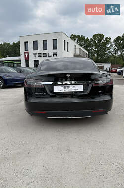 Лифтбек Tesla Model S 2013 в 