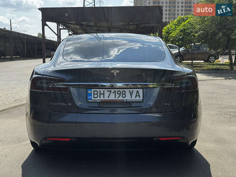 Лифтбек Tesla Model S 2016 в Одессе