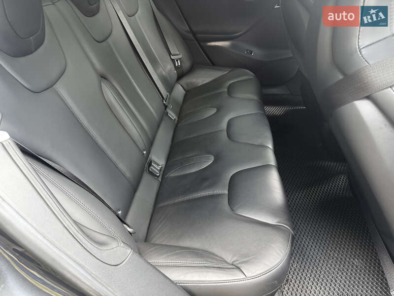 Лифтбек Tesla Model S 2016 в Одессе