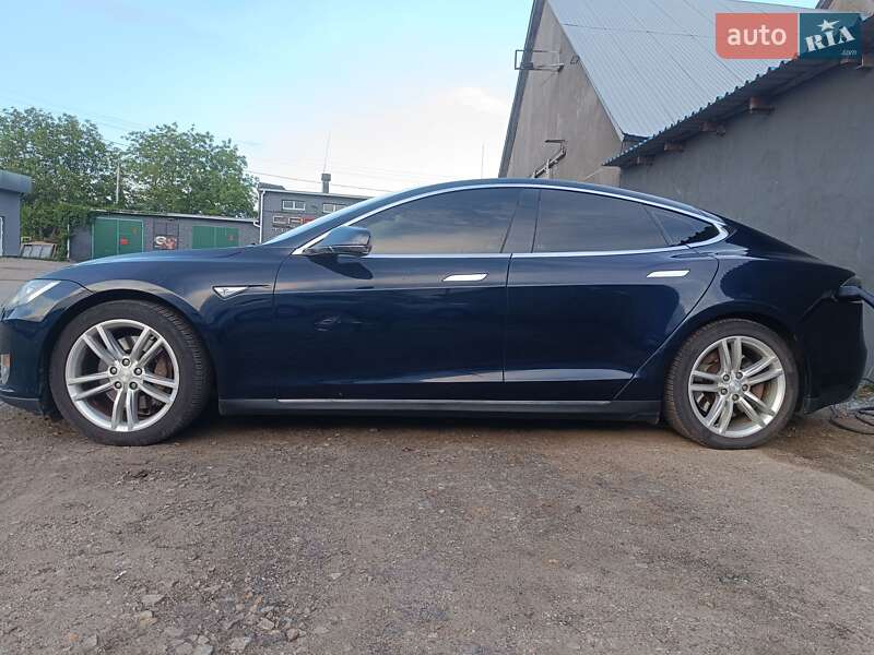 Лифтбек Tesla Model S 2013 в Житомире