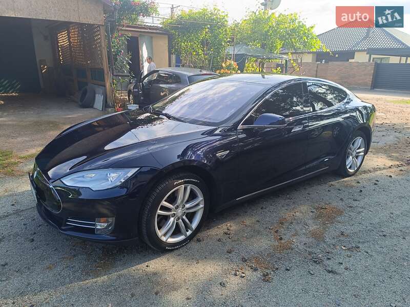 Лифтбек Tesla Model S 2013 в Житомире