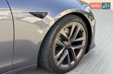 Ліфтбек Tesla Model S 2022 в 