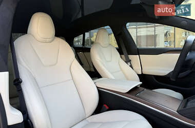 Ліфтбек Tesla Model S 2022 в 