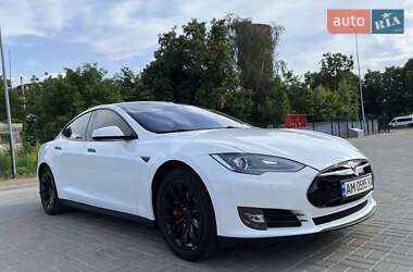Ліфтбек Tesla Model S 2014 в 