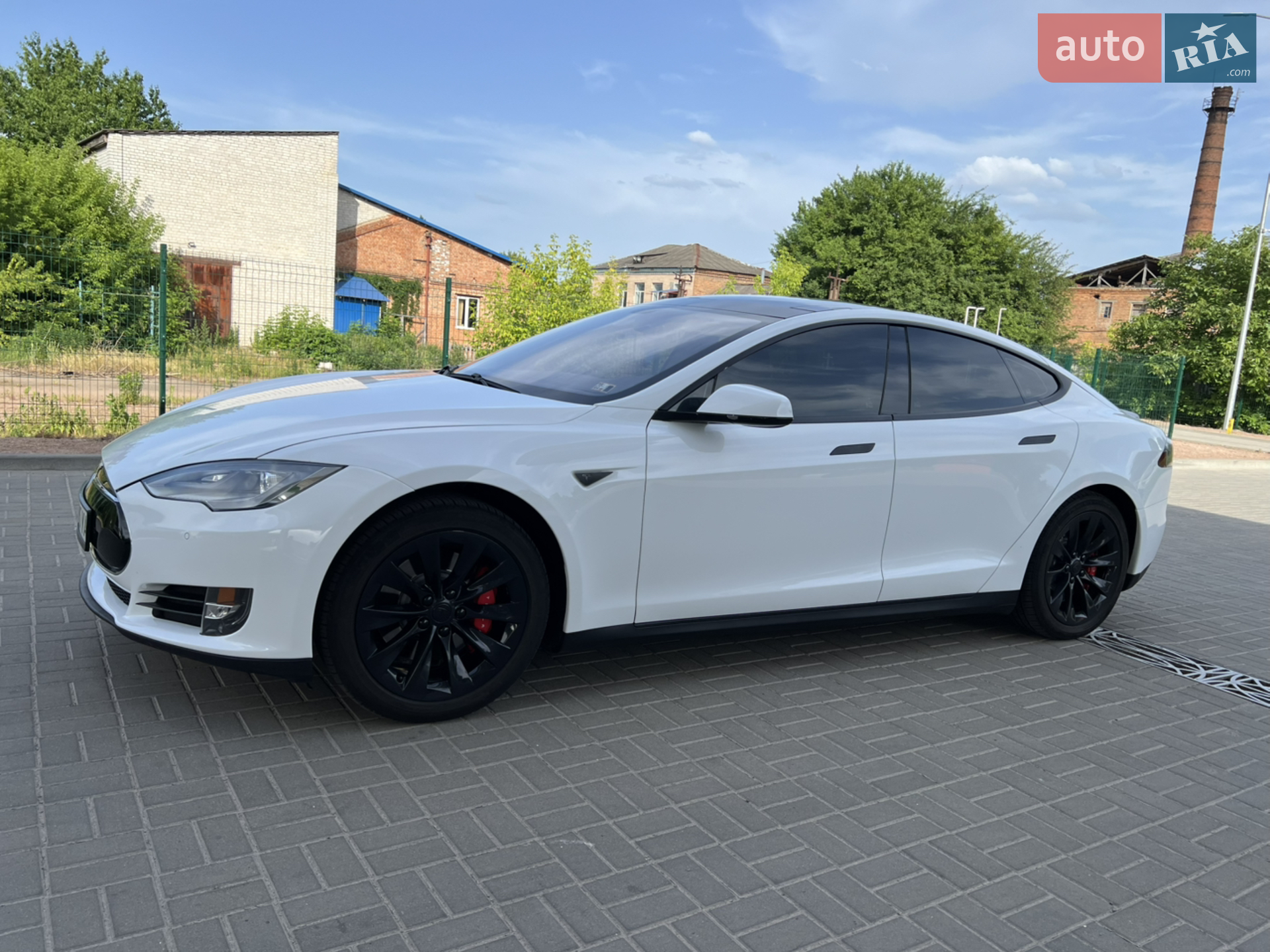 2014 Tesla Model S - мініатюра 21