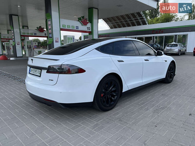 Ліфтбек Tesla Model S 2014 в Житомирі