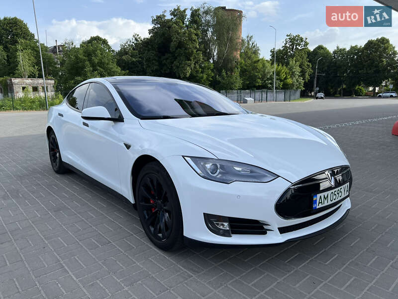Ліфтбек Tesla Model S 2014 в Житомирі