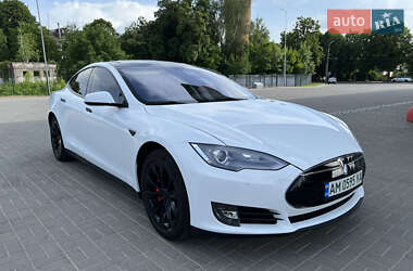 Ліфтбек Tesla Model S 2014 в 