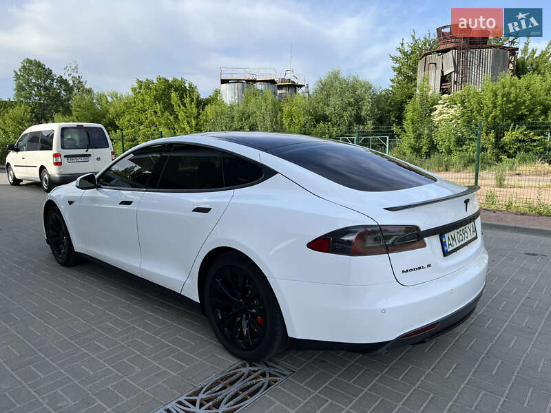 Ліфтбек Tesla Model S 2014 в Житомирі