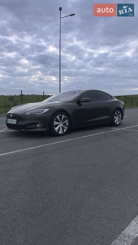 Ліфтбек Tesla Model S 2016 в Рівному