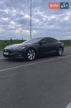 Лифтбек Tesla Model S 2016 в 