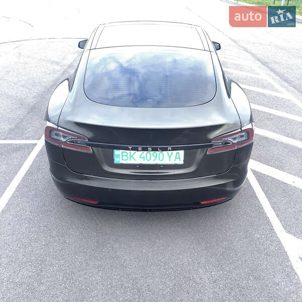 Ліфтбек Tesla Model S 2016 в Рівному