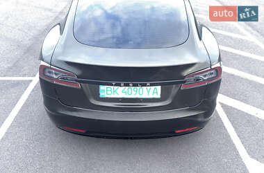 Лифтбек Tesla Model S 2016 в 