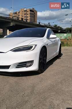 Ліфтбек Tesla Model S 2016 в 