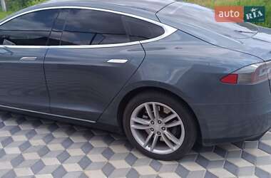 Лифтбек Tesla Model S 2013 в 