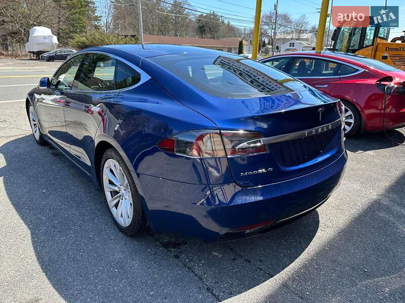 Ліфтбек Tesla Model S 2016 в Черкасах