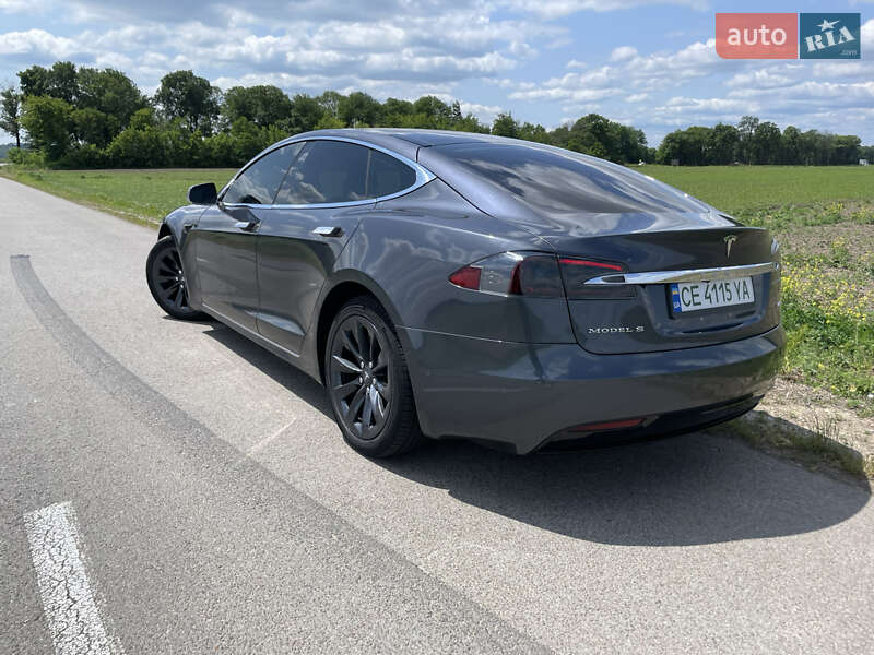 Ліфтбек Tesla Model S 2018 в Чернівцях