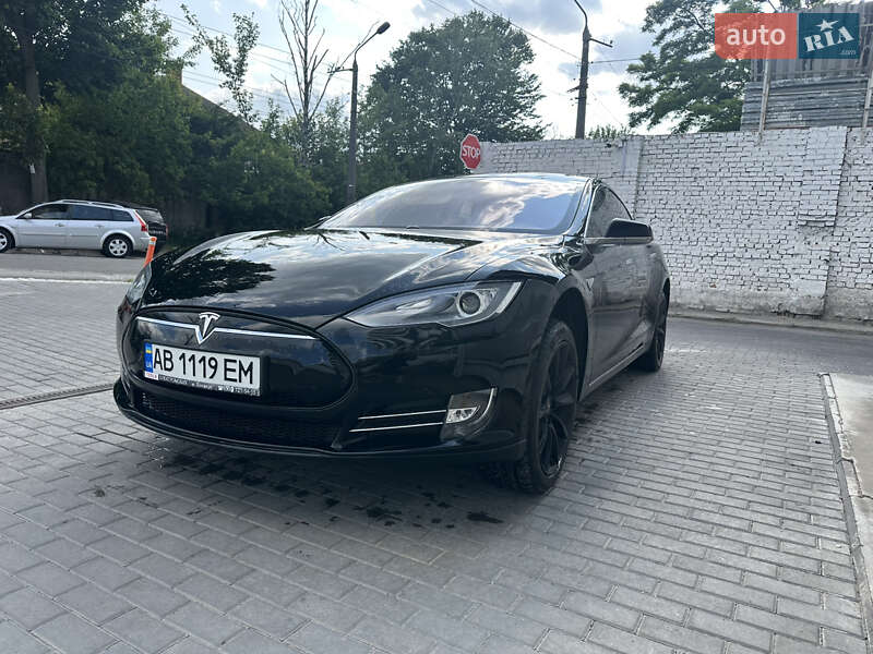 Лифтбек Tesla Model S 2013 в Виннице