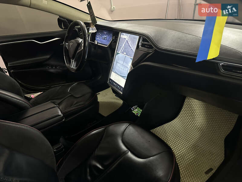 Лифтбек Tesla Model S 2013 в Виннице