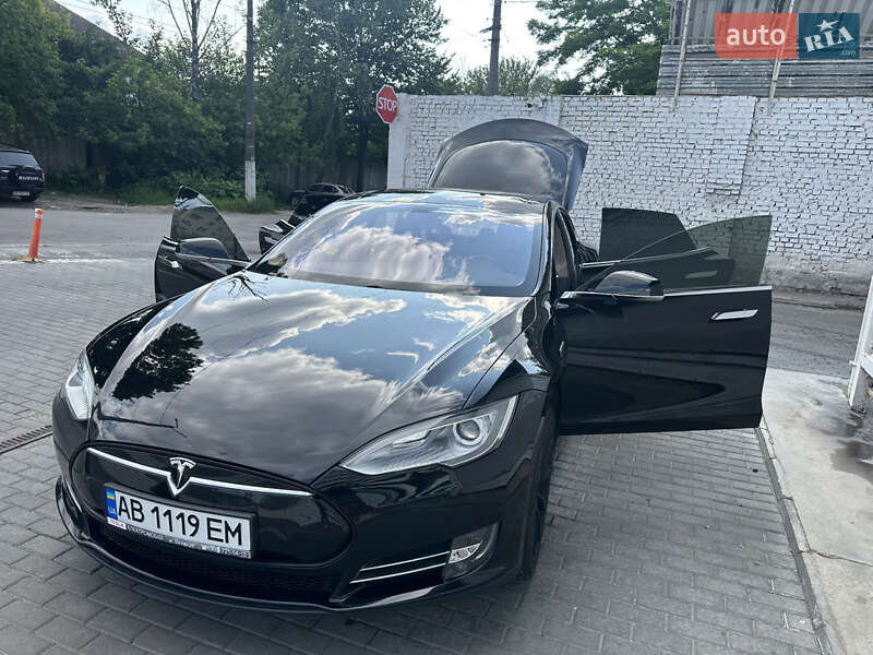 Лифтбек Tesla Model S 2013 в Виннице