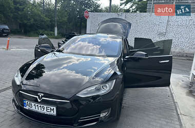 Лифтбек Tesla Model S 2013 в 
