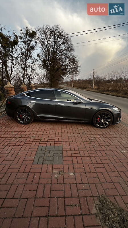 Ліфтбек Tesla Model S 2020 в Рівному