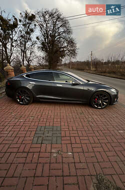 Лифтбек Tesla Model S 2020 в 
