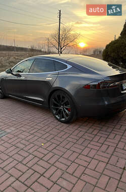 Лифтбек Tesla Model S 2020 в 