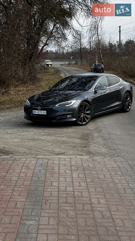 Ліфтбек Tesla Model S 2020 в Рівному