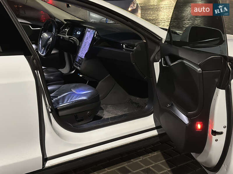 Лифтбек Tesla Model S 2014 в Кропивницком