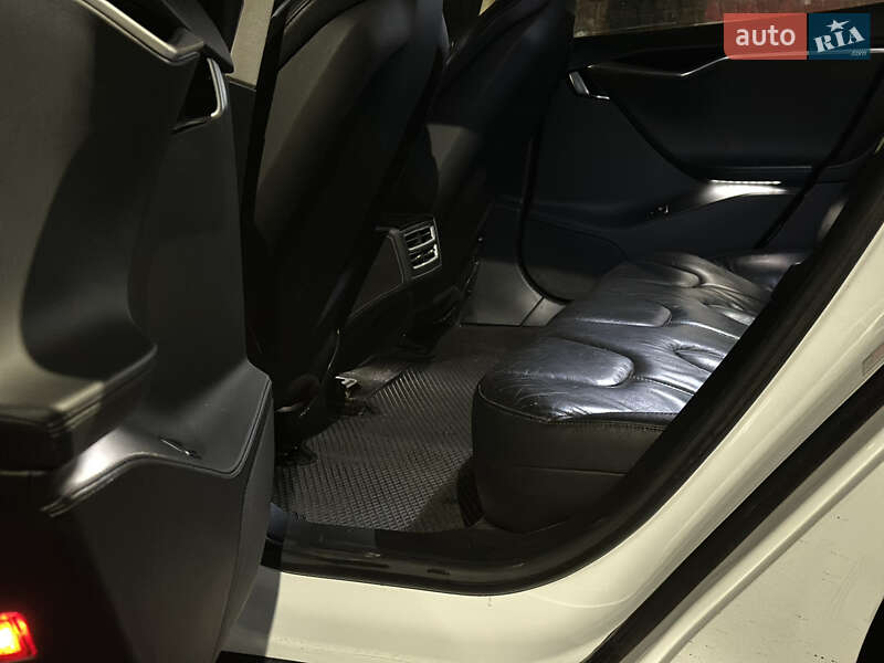 Лифтбек Tesla Model S 2014 в Кропивницком