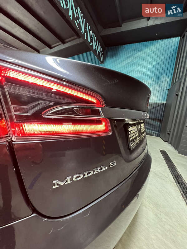 Ліфтбек Tesla Model S 2018 в Самборі