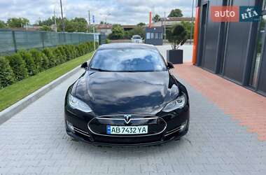 Лифтбек Tesla Model S 2015 в 