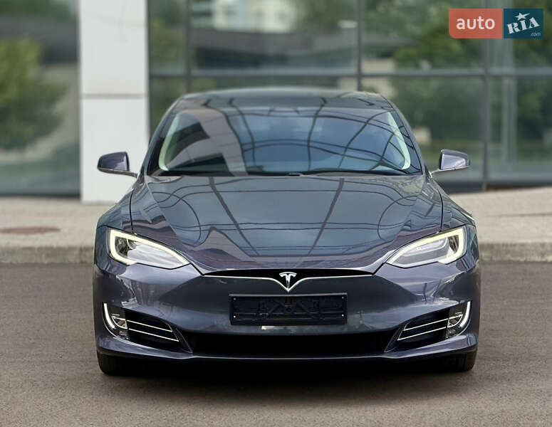 Лифтбек Tesla Model S 2018 в Харькове