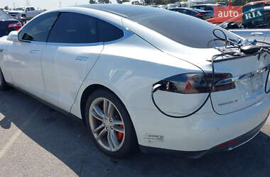 Лифтбек Tesla Model S 2014 в 