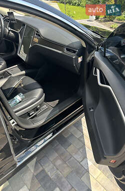 Лифтбек Tesla Model S 2014 в 